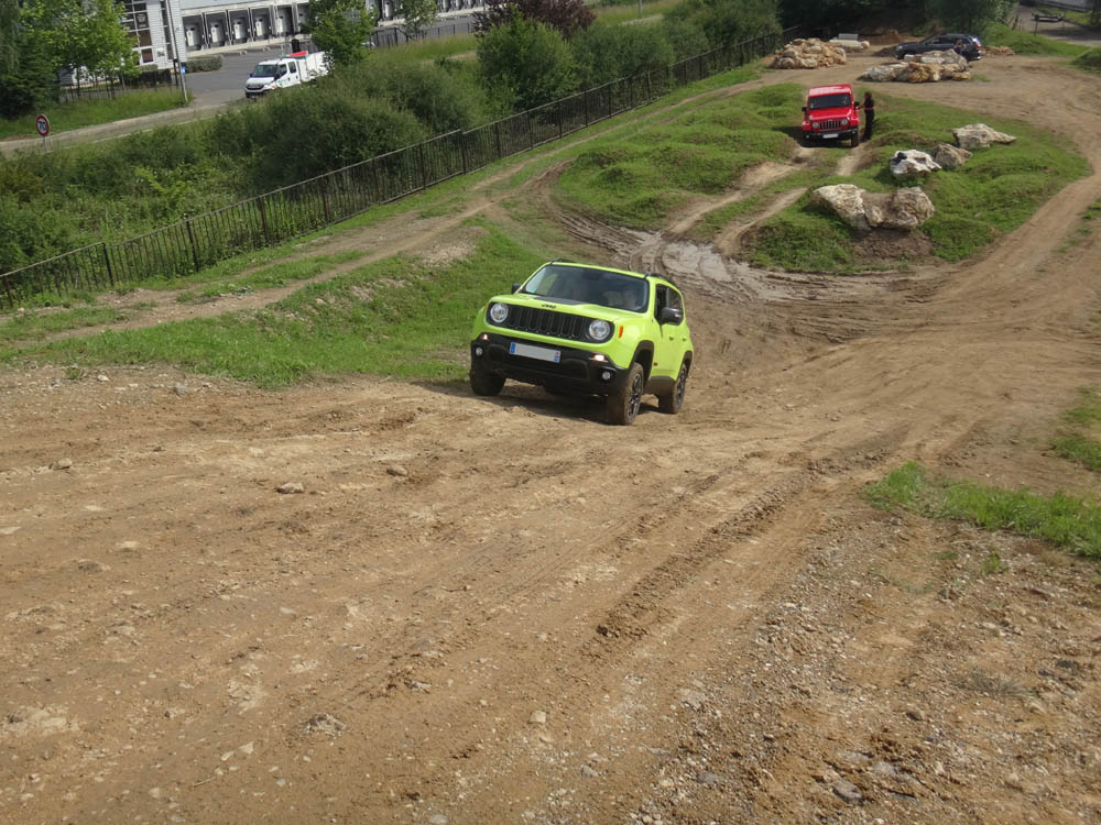 Wrangler évoluant sur notre terrain 4x4